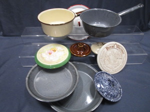 lot 128 image: Graniteware, Enamel