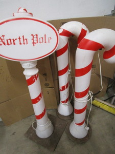 lot 205 image: North Pole & Candy Canes Molds