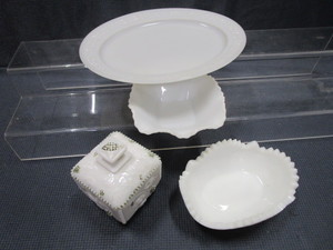 lot 130 image: Milk Glass
