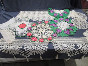 lot 142 image: Crocheted Fancywork