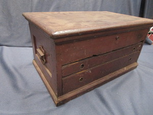 lot 153 image: Antique Machinist Chest