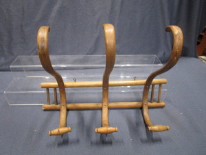 lot 182 image: Antique Rack