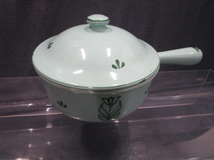 lot 200 image: Holland Cast Pan