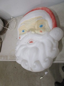 lot 256 image: Santa Face Blow Mold