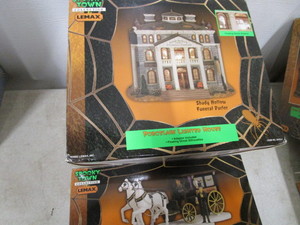 lot 260 image: Spookytown Collection Buildings