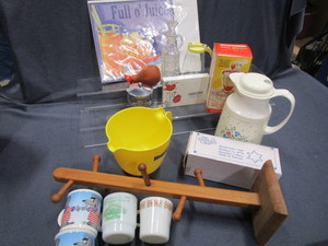 lot 221 image: Kitchenwares with Vintage