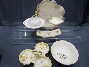 lot 233 image: Gold Trimmed Dishes