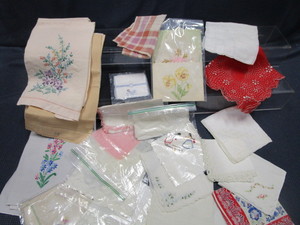 lot 236 image: Tea Towels, Hankies, Napkins