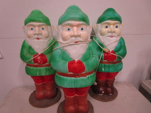 lot 251 image: Elf Blow Molds
