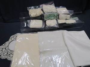 lot 272 image: Tablecloths, Vintage Lace