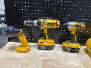 lot 60 image: DeWalt Power Tools