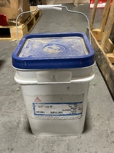 lot 35 image: Sika 5 Sarnafastener XP Screws 1000 Count