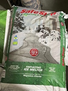lot 27 image: Safe Step Ice Melt NEW Damaged 50 Pound Bag