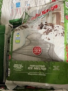 lot 28 image: Safe Step Ice Melt NEW Damaged 50 Pound Bag