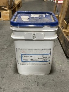 lot 34 image: Sika 5 Sarnafastener XP Screws