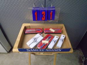 Flat of knives. As shown.