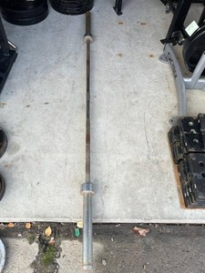 lot 38 image: 45lbs. Olympic Weight Bar
