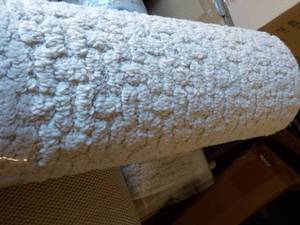 4 x 6ft Area Rug New Made by Design Rug- non skid