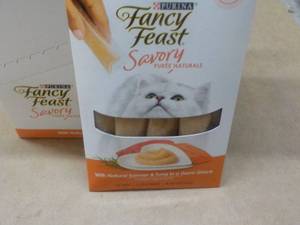15 ct Purina Fancy Feast Savory Cat Treats Natural Salmon and Tuna in a Demi Glaze best date 082023 Retail $3 each