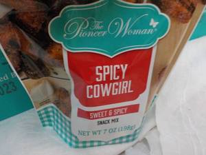 8 - 7 oz Bags The Pioneer Women Spicy Cowgirl Snack Mix best date 09022023