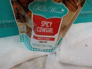 8 - 7 oz Bags The Pioneer Women Spicy Cowgirl Snack Mix best date 09022023