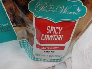 8 - 7 oz Bags The Pioneer Women Spicy Cowgirl Snack Mix best date 09022023