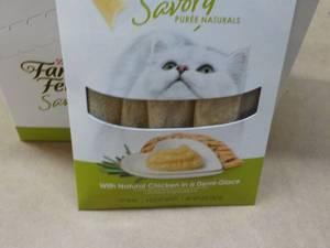 15 ct Purina Fancy Feast Savory Cat Treats Natural Chicken in a Demi Glaze best date 082023 Retail $3 each