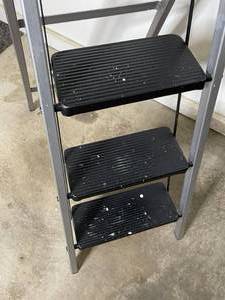 lot 84 image: Aluminum Four Step Folding 225 Pound Capacity Ladder with Paint Tray