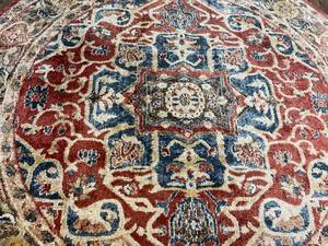 lot 100 image: Safavieh Bijar Round Rug