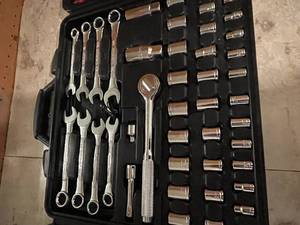 lot 122 image: Durabilt Mechanics Tool Kit with Case