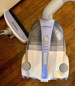 lot 52 image: Panasonic Vacuum
