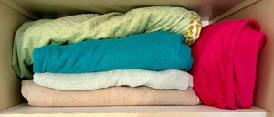lot 53 image: Bunches of Blankets and Towels