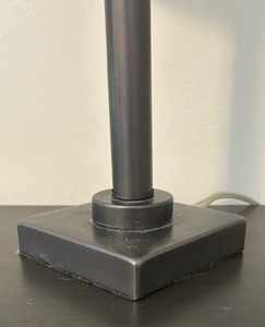 lot 134 image: Pretty Petite Table Lamp
