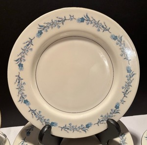 lot 172 image: Theodore Haviland Clinton China Grouping