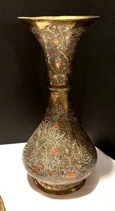lot 173 image: Vintage Middle East Brass Tray and Vase