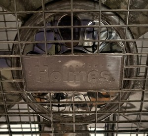 lot 185 image: Holmes Box Fan