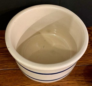lot 192 image: Vintage Blue Striped Crock