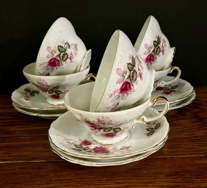 lot 191 image: Harmony House Eugene Rose China Grouping