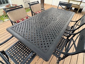 lot 10 image: Frontgate Carlisle Collection Metal Patio Table with Six Chairs