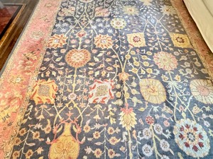 lot 2 image: Large Pottery Barn Alexandra Persian Style Area Rug