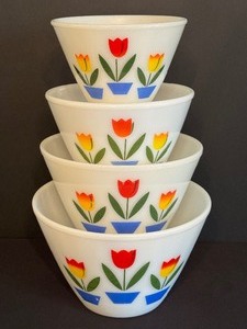 lot 6 image: Vintage MCM Fire King Tulip Nesting Bowl Set