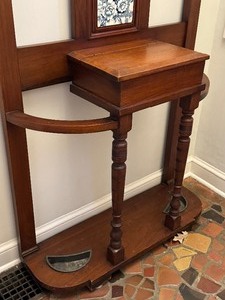 lot 32 image: Antique Hall Tree