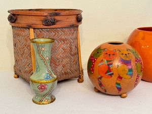 lot 64 image: Variety of Decorative Items