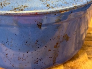 lot 222 image: Le Creuset Traditional Cast Iron Enamel Round Dutch Oven - 28
