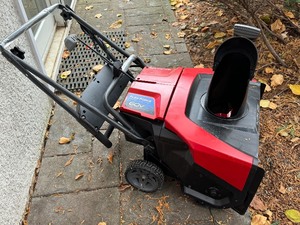 lot 227 image: Toro Flex Force Snowblower