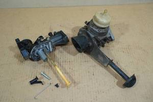 2 Carburetors - Tillotson HR76