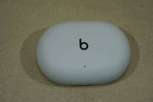 Beats Studio Buds -White