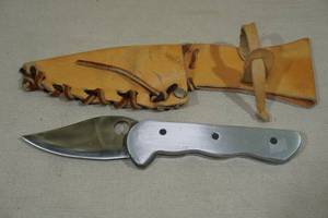 lot 39 image: Vintage Hunting Knife
