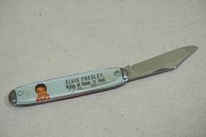 lot 51 image: Vintage Elvis Presley Pocket Knife