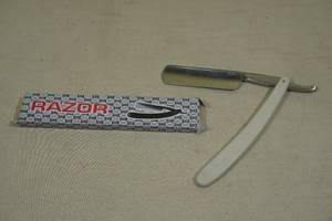 lot 56 image: Straight Edge Razor